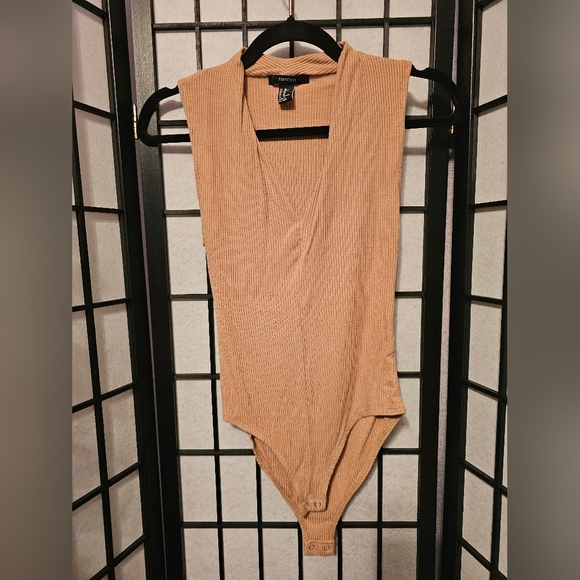 V-neck Cream Gold Bodysuit‎ Size XS - Picture 1 of 5